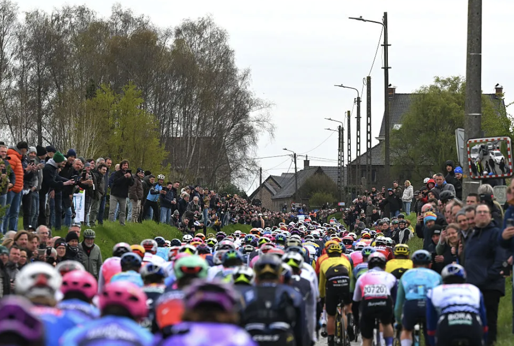 VDP Wins E3 Saxo But Has He Derailed His Chances At The Tour of Flanders?